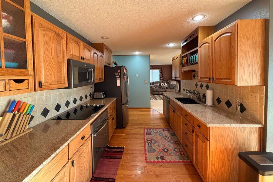 galley kitchen.jpg